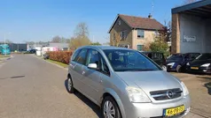 Grijs Gebruikt 2004 Opel Meriva Cosmo MPV | € 899 (Eerlijke prijs)