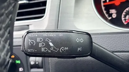 Grijs Gebruikt 2013 VW Golf VII Hatchback | € 9.950 (Eerlijke prijs)