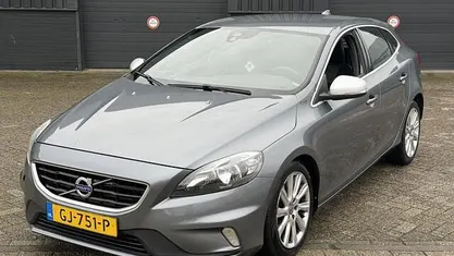 Gebruikt 2015 Volvo V40 R-Design Hatchback | € 3.950 (Goede deal)