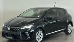 Zwart Gebruikt 2024 Renault Clio V Evolution Hatchback | € 18.895 (Eerlijke prijs)