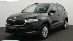 Zwart Gebruikt 2023 Skoda Karoq Ambition SUV | € 25.400 (Eerlijke prijs)