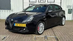 Zwart, metallic lak Gebruikt 2015 Alfa Romeo Giulietta Exclusive Hatchback | € 8.950 (Eerlijke prijs)