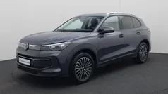 Gebruikt 2024 VW Tiguan Life SUV | € 41.880 (Eerlijke prijs)