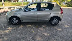 Grijs Gebruikt 2009 Dacia Sandero Lauréate Hatchback | € 2.250 (Goede deal)