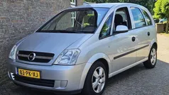 Grijs Gebruikt 2004 Opel Meriva MPV | € 999 (Eerlijke prijs)