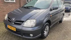Grijs Gebruikt 2003 Nissan Almera Tino Acenta MPV | € 1.749 (Eerlijke prijs)