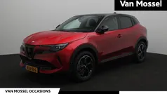 Rood Gebruikt 2025 Alfa Romeo Junior Edizione Speciale SUV | € 36.850 (Eerlijke prijs)