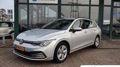 Grijs Occasion 2022 VW Golf VIII Life Stationwagen | € 20.895 (Super prijs)