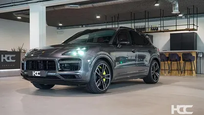 Grijs Gebruikt 2021 Porsche Cayenne Turbo S SUV | € 99.950 (Super prijs)