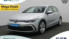 Zilver, metallic lak Gebruikt 2021 VW Golf VIII GTE Hatchback | € 26.500 (Goede deal)