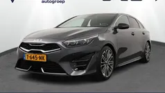 Grijs, metallic lak Gebruikt 2023 Kia ProCeed 2 Hatchback | € 31.950 (Eerlijke prijs)