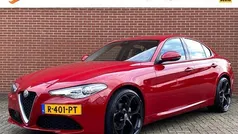 Rood Gebruikt 2019 Alfa Romeo Giulia Super Sedan | € 27.950 (Goede deal)