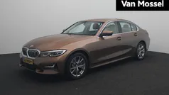 Bruin Gebruikt 2019 BMW 330 Executive Sedan | € 27.995 (Goede deal)