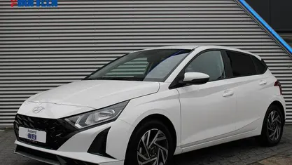 Wit Occasion 2024 Hyundai i20 Comfort Hatchback | € 22.190 (Eerlijke prijs)