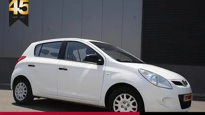 Wit Gebruikt 2010 Hyundai i20 Hatchback | € 3.950 (Eerlijke prijs)