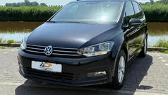 Zwart, metallic lak Gebruikt 2019 VW Touran Comfortline MPV | € 20.995 (Eerlijke prijs)