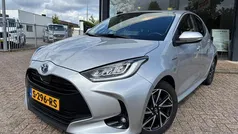 Grijs Gebruikt 2021 Toyota Yaris Hatchback | € 18.995 (Eerlijke prijs)