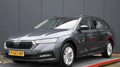 Grijs Gebruikt 2022 Skoda Octavia Business Line Stationwagen | € 21.950 (Goede deal)