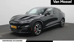 Zwart Gebruikt 2021 Ford Mustang Mach-E SUV | € 25.900 (Goede deal)