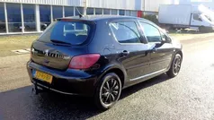 Zwart Gebruikt 2005 Peugeot 307 Hatchback | € 1.499 (Eerlijke prijs)
