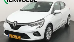 Wit Gebruikt 2020 Renault Clio V Intens Hatchback | € 16.840 (Eerlijke prijs)