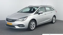 Grijs Gebruikt 2020 Opel Astra Edition Stationwagen | € 14.895 (Eerlijke prijs)