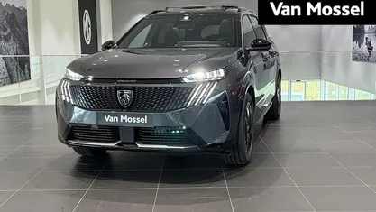 Grijs Nieuw 2026 Peugeot e-5008 Avantage SUV | € 52.440 (Super prijs)
