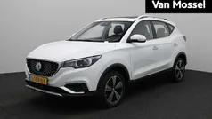 Wit Gebruikt 2021 MG ZS Luxury Sedan | € 16.995 (Eerlijke prijs)
