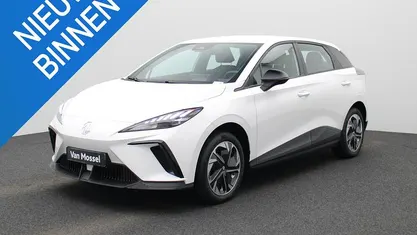 Wit Nieuw 2025 MG MG4 EV Hatchback | € 23.495 (Eerlijke prijs)