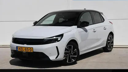 Wit Nieuw 2025 Opel Corsa Hatchback | € 28.995 (Eerlijke prijs)