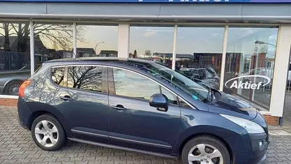 Blauw (metallic) Gebruikt 2012 Peugeot 3008 Active MPV | € 3.950 (Goede deal)