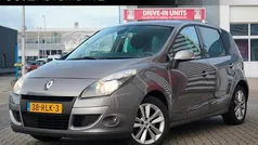 Grijs Gebruikt 2011 Renault Scénic III MPV | € 4.950 (Eerlijke prijs)