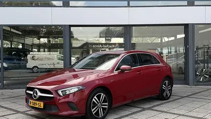 Rood Gebruikt 2021 Mercedes A250 Business Hatchback | € 19.850 (Super prijs)