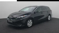 Zwart Gebruikt 2022 Kia Ceed Stationwagen | € 22.940 (Eerlijke prijs)