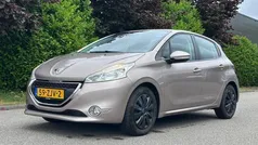 Grijs Gebruikt 2012 Peugeot 208 Envy Hatchback | € 4.950 (Eerlijke prijs)