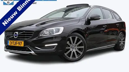 Zwart (metallic) Occasion 2014 Volvo V60 Summum Stationwagen | € 7.450