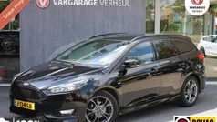 Zwart Gebruikt 2018 Ford Focus ST-Line Stationwagen | € 12.495 (Super prijs)