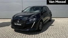 Zwart Gebruikt 2023 Peugeot e-208 Allure Hatchback | € 19.940 (Eerlijke prijs)