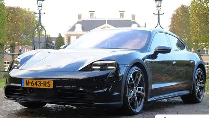Zwart Gebruikt 2021 Porsche Taycan SUV | € 65.895 (Super prijs)