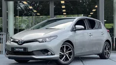 Grijs Gebruikt 2017 Toyota Auris Hybrid Edition Hatchback | € 14.285 (Eerlijke prijs)