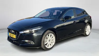 Zwart Gebruikt 2018 Mazda 3 Touring Hatchback | € 18.980 (Eerlijke prijs)