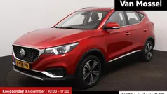 Rood Gebruikt 2021 MG ZS Luxury Sedan | € 15.777 (Eerlijke prijs)