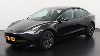 Gebruikt 2021 Tesla Model 3 Standard Range Sedan | € 26.490 (Eerlijke prijs)