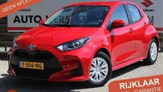 Rood Gebruikt 2023 Toyota Yaris Active Hatchback | € 21.950 (Eerlijke prijs)