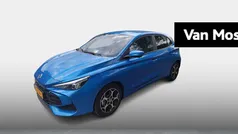 Blauw, metallic lak Gebruikt 2024 MG MG3 Luxury Hatchback | € 22.950 (Eerlijke prijs)