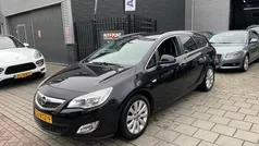 Zwart Gebruikt 2011 Opel Astra Cosmo Stationwagen | € 3.999 (Eerlijke prijs)