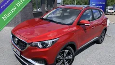 Rood Gebruikt 2019 MG ZS Luxury Sedan | € 11.998 (Eerlijke prijs)