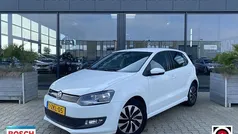 Wit Gebruikt 2015 VW Polo Hatchback | € 5.850 (Eerlijke prijs)