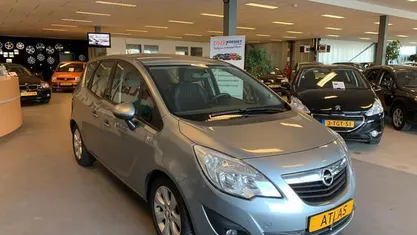 Grijs Gebruikt 2012 Opel Meriva Cosmo MPV | € 4.850 (Eerlijke prijs)
