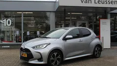Grijs Gebruikt 2024 Toyota Yaris Hybrid Hatchback | € 23.640 (Eerlijke prijs)